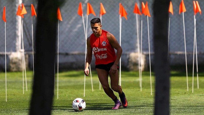 Sanchez Siap Main Lawan Uruguay