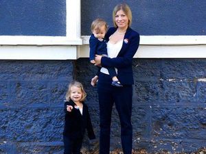 Pemilu Amerika Serikat, Pendukung Hillary Clinton Voting Pakai Setelan Jas