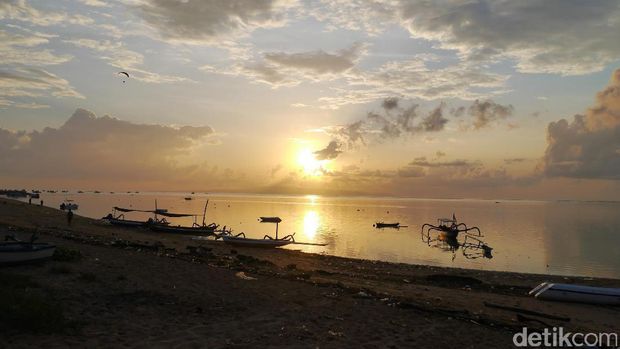 Sunset at Mertasari Beach, Sanur, Bali