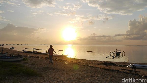 Berburu Sunrise di Pesisir Sanur
