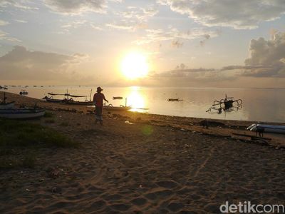 Berburu Sunrise di Pesisir Sanur