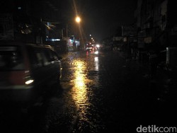 Ridwan Kamil Tinjau Lokasi Banjir Pagarsih Bandung