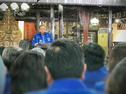 SBY Kumpulkan Pengurus dan Anggota Fraksi Demokrat di Cikeas Siang Tadi