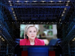 Snapchat Bikin Filter Hillary Wannabe