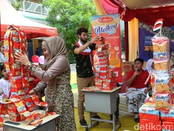 Siswa Al Azhar Bangun Miniatur Tugu Pahlawan dari Biskuit