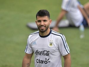 Dibayangi Rekor Buruk, Aguero Tak Ciut Nyali untuk Eksekusi Penalti