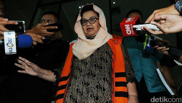 Pemeriksaan Lanjutan Siti Fadilah