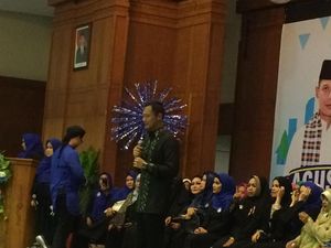 Agus Yudhoyono: Dari Tatapan Mata, Ibu-ibu yang Paling Ingin Jakarta Berubah