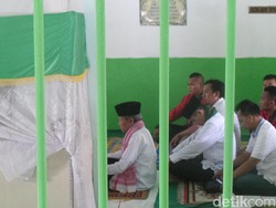 Hari Pahlawan, Cawagub Banten Embay Ziarah ke Makam Sultan Ageng Tirtayasa