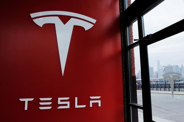 Logo Tesla