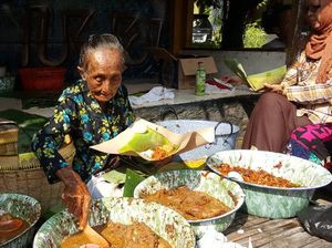 Duka Mbah Lindu Meninggal hingga Sarapan Pemicu Asam Lambung Duka Mbah Lindu Meninggal hingga Sarapan Pemicu Asam Lambung