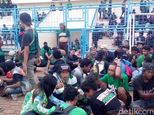 Kapolsek Koja: Hari ini Sebagian Bonek Pulang, Sebagian Lagi Besok