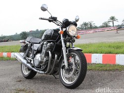 Malaysia Mulai Bangun Jalan dari Karet