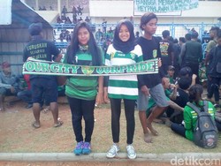 Duo Bonita Rela Tidur di Stadion Tugu Demi Kawal Kongres PSSI