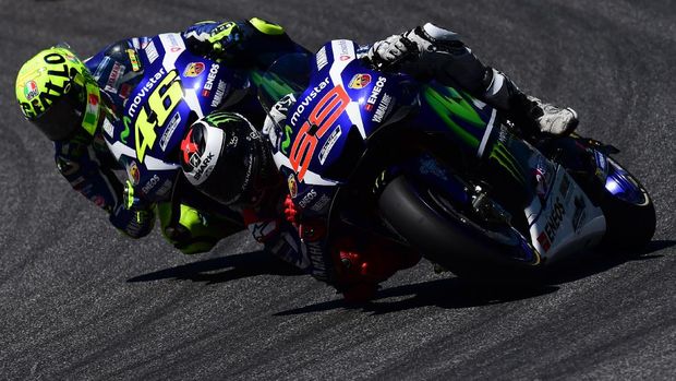 Jorge Lorenzo meninggalkan Yamaha karena tidak tahan dengan Valentino Rossi.