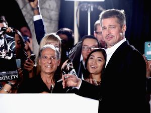Brad Pitt Kecewa Tak Bisa Rayakan Hari Ayah Bareng Anak