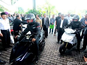 Tempuh 785 Km, Motor Listrik Gesits Tiba di Surabaya