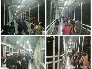 Jeritan Penumpang TransJ di Kala Jakarta Macet Parah Usai Hujan