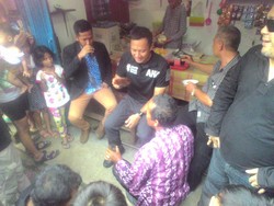 Saat Agus Yudhoyono Ngopi Sambil Dengar Keluhan Warga di Kebagusan