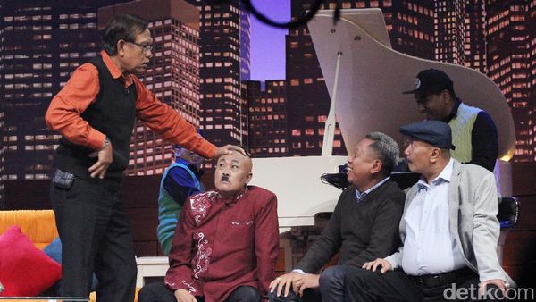 Reuni Srimulat, Tetap Tertawa di Usia Senja