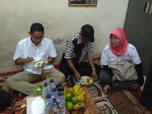 Terpikat Sate Kikil di Galur, Sandiaga Janji Buka Cabang di Singapura