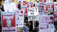 Ribuan Warga AS Demo Anti-Trump