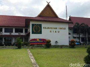 Buron Korupsi Dana Desa Riau Ditangkap Jualan Kopi di Jakarta Buron Korupsi Dana Desa Riau Ditangkap Jualan Kopi di Jakarta