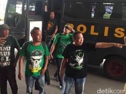 Datangi KLB PSSI di Ancol, Bonek Tagih Janji
