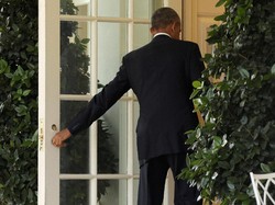 Barack Obama Pimpin Peringatan Hari Veteran di AS