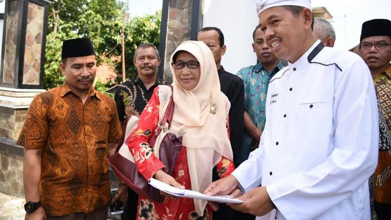 Hari Pahlawan, Guru dan Tukang Sampah di Purwakarta Dapat Hadiah Rp 50 Juta