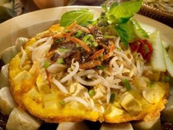 Sambut Hari Pahlawan dengan Sajian Legendaris Tahu Tek Telur