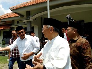 Ziarah ke Makam Gus Dur di Tebuireng, Djarot Bantah Terkait Pilkada