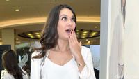 Muka Kaget Luna Maya Ketemu Kembaran