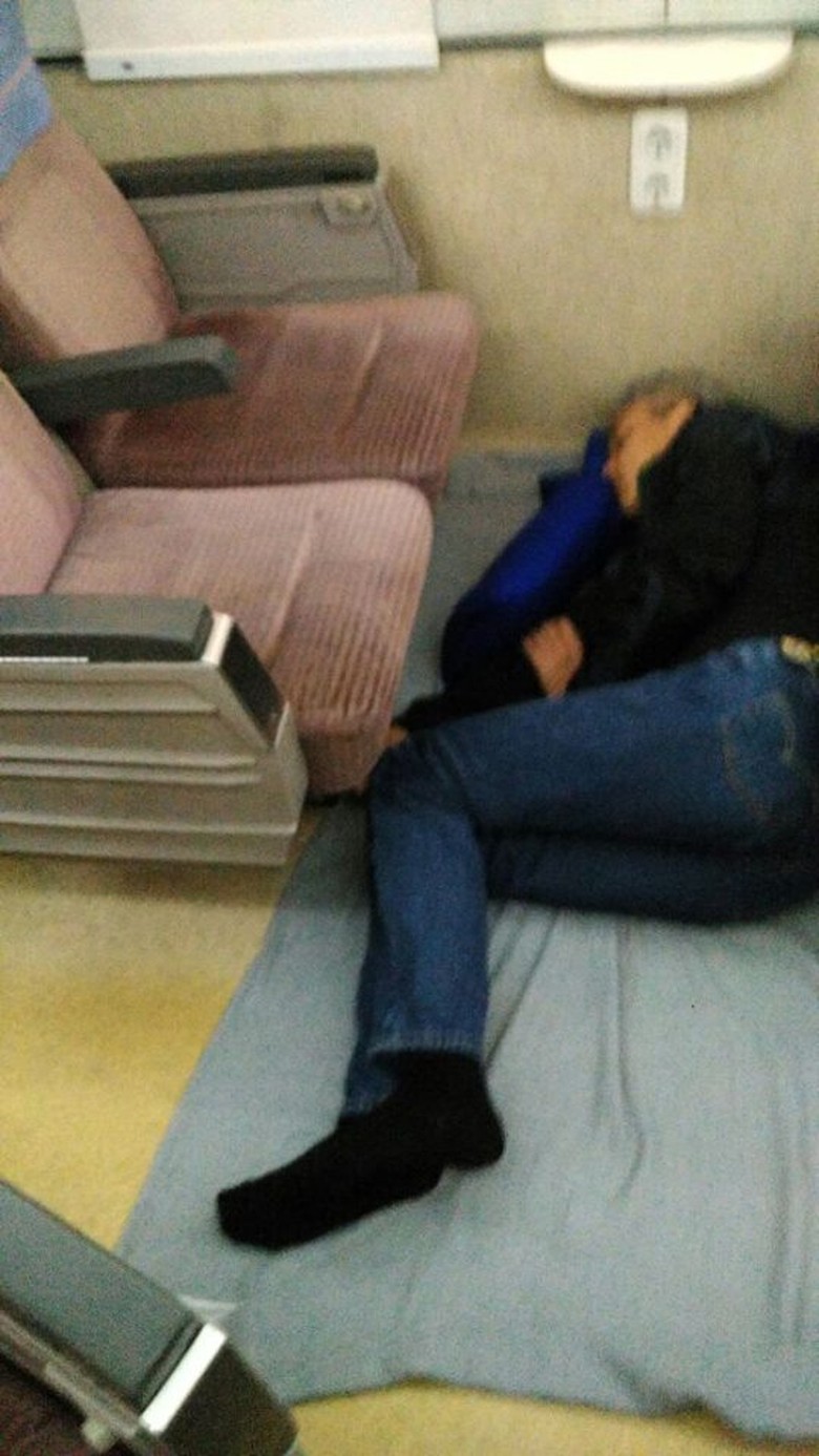 Ganjar Tidur di Lantai Gerbong Kereta, PT KAI: Seharusnya Tak Boleh