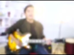 Tebak Musisi Misterius Ini dan Dapatkan Hadiah Ratusan Ribu Rupiah!