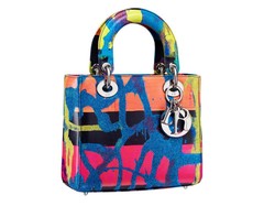 Seniman Dunia Jadikan Tas Dior Rp 80 Juta Sebagai Kanvas Untuk Melukis