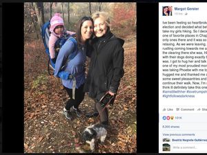 Warga AS Bertemu Hillary Clinton di Kawasan Hutan New York Usai Kalah Pilpres Warga AS Bertemu Hillary Clinton di Kawasan Hutan New York Usai Kalah Pilpres