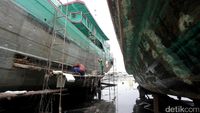 Perbaikan Kapal Nelayan