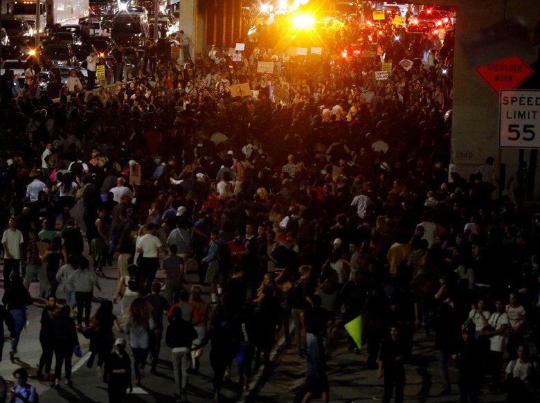 Demo Anti-Trump Terus Berlanjut di AS, Meluas Hingga ke 25 Kota