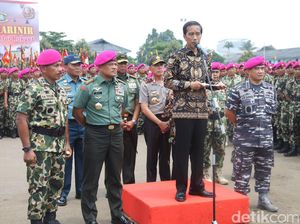 Soal Jokowi Sang Panglima Tertinggi Soal Jokowi Sang Panglima Tertinggi