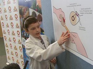 Keren! Dalam Perjuangan Melawan Kanker, Bocah Ini Bikin Inovasi Plester