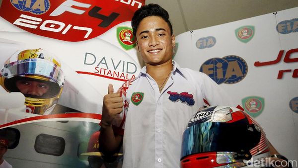 Pebalap Maluku David Sitanala Akan Ikuti Formula 4