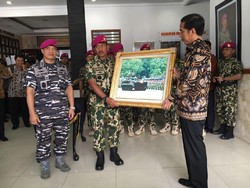 Goresan Tangan Jokowi untuk Pasukan Marinir