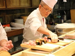 Sebelum Belajar Teknik Profesional, Chef Sushi di Jepang Harus Mahir Cuci Piring