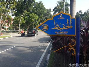 Foto Petahana Wali Kota Pekanbaru di Papan Asmaul Husna Kini Sudah Dihapus