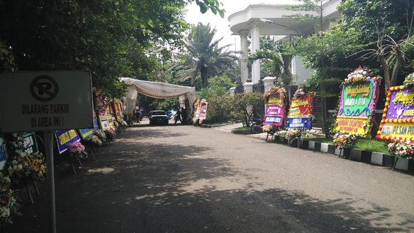 Polisi Jaga Lokasi Resepsi Titi Rajo Bintang dengan Bos Blue Bird