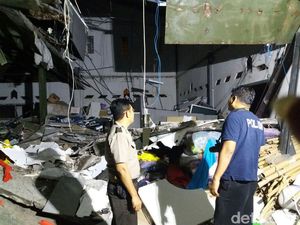 Gedung Konveksi di Bekasi Runtuh, 1 Orang Tewas dan 3 Luka-luka