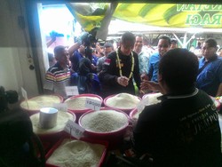 Sapa Pedagang Beras, Agus Yudhoyono Janji Stabilkan Harga