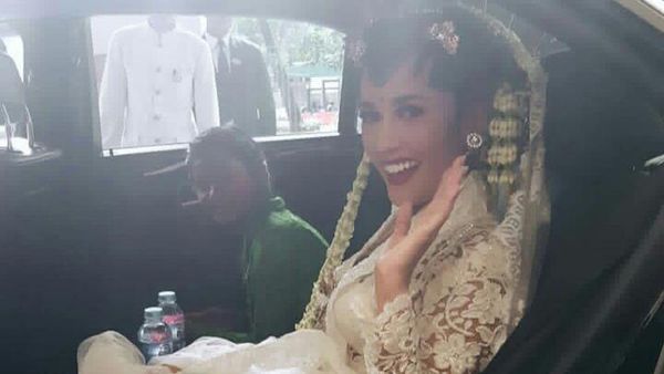 Wajah Bahagia Titi Rajo Bintang Menikah dengan Bos Blue Bird