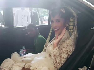 Wajah Bahagia Titi Rajo Bintang Menikah dengan Bos Blue Bird